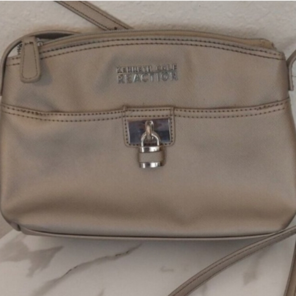 Kenneth Cole Reaction Purse Approx W 10"xH 7" strap drop 24" VGUC